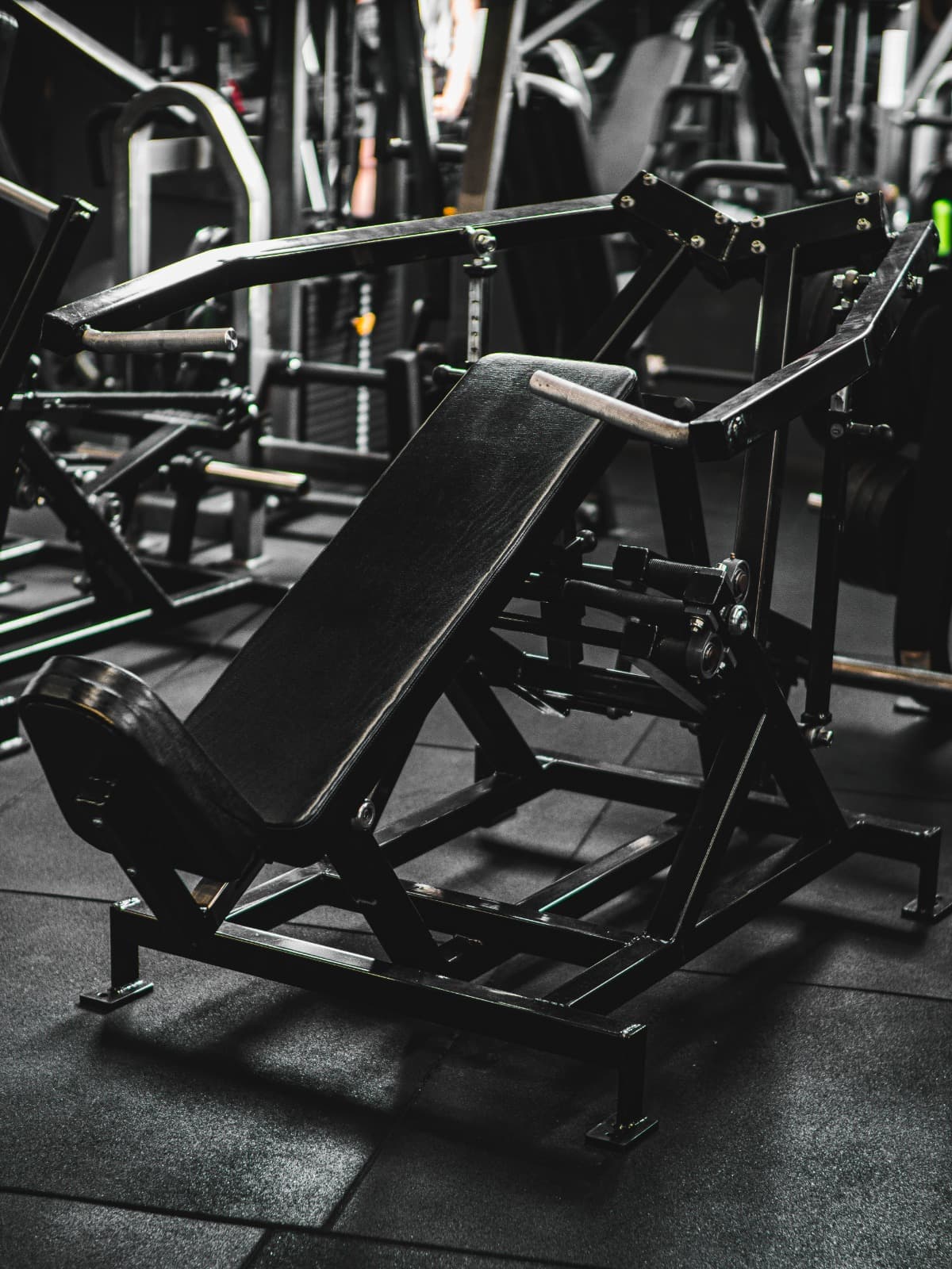 Image of an incline chest-press machine( this machine is used to build the upper parts of the chest muscles